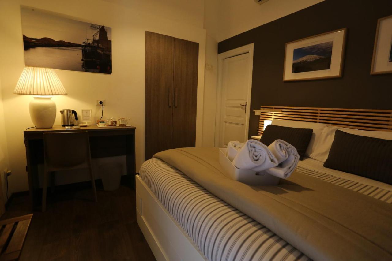 Bed and Breakfast Mava Катанія Екстер'єр фото